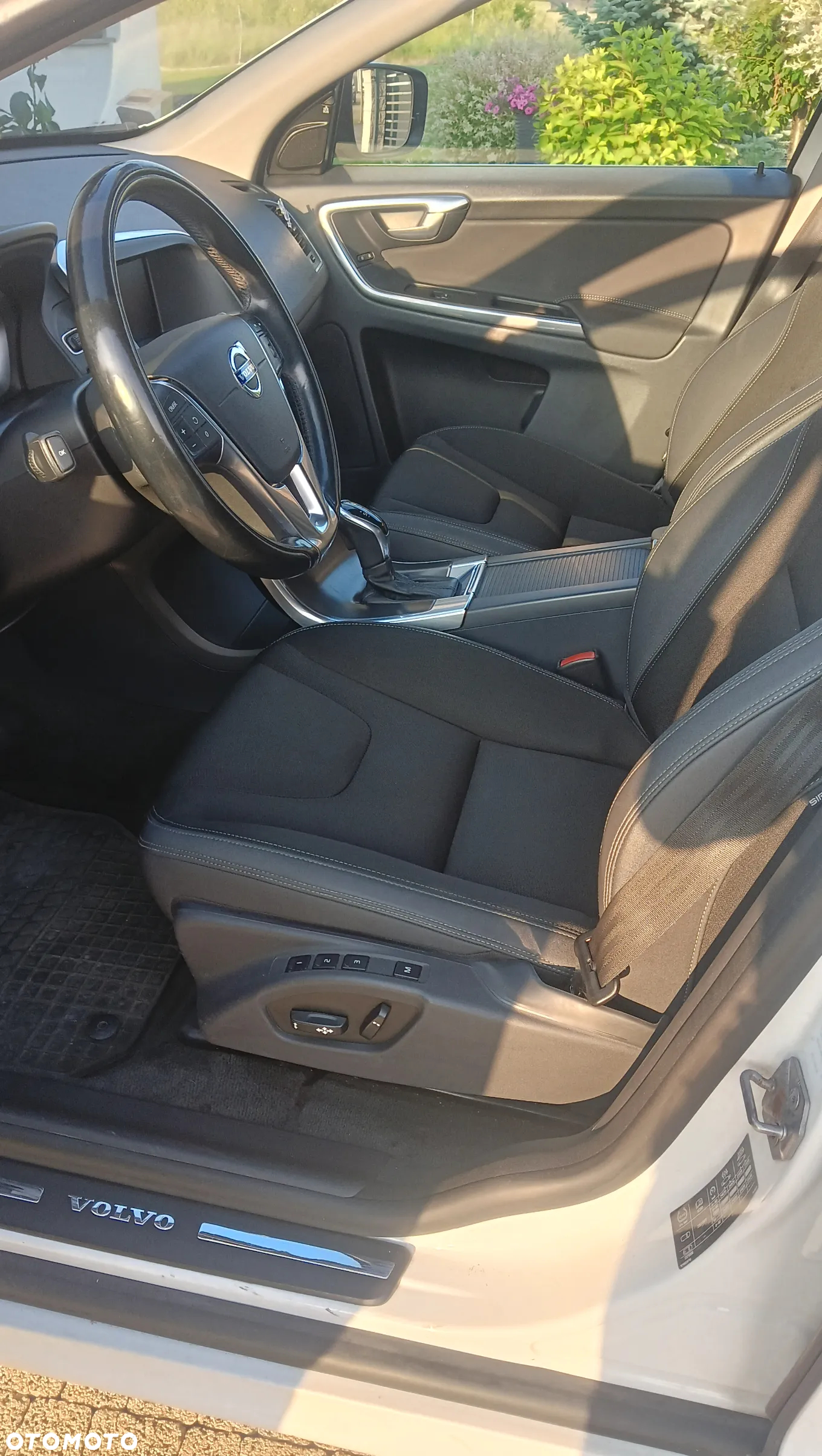 Volvo XC 60 D4 Drive-E Momentum - 12