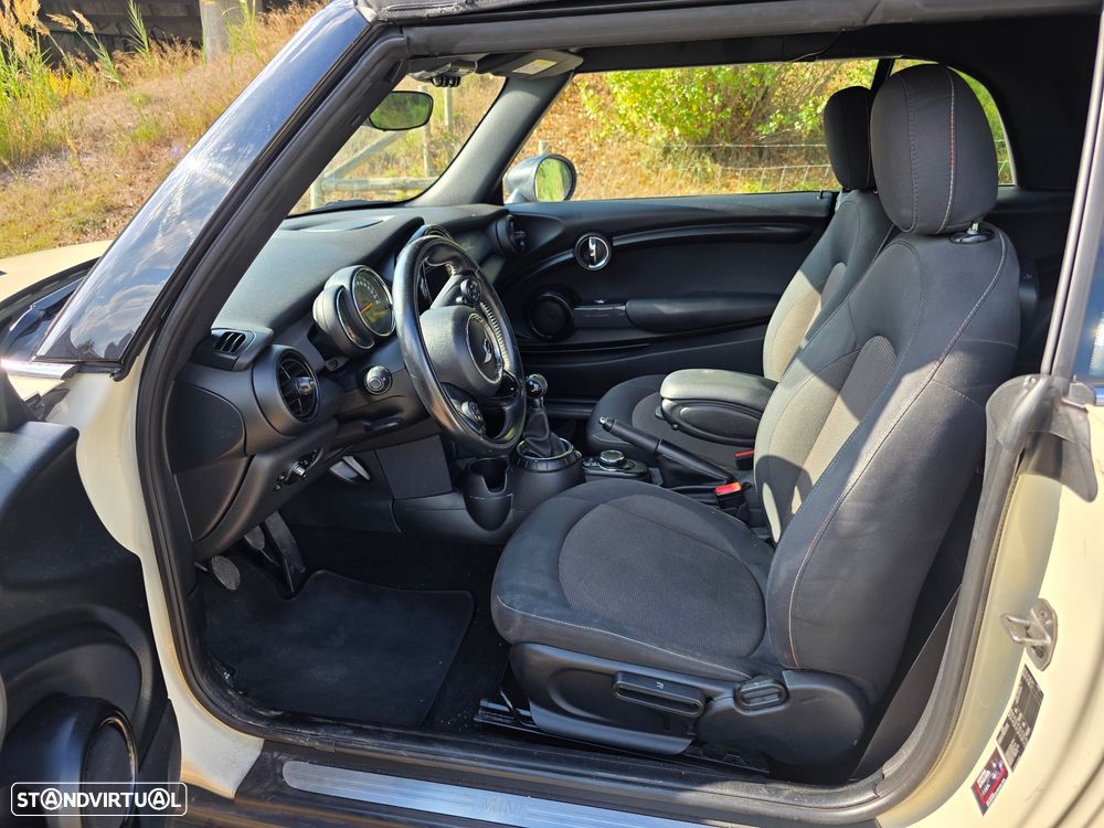 MINI Cabrio Cooper D - 12