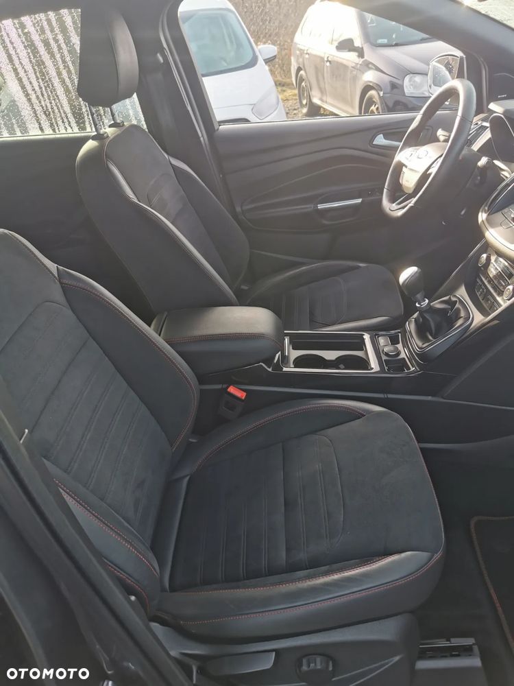 Ford Kuga 1.5 EcoBoost 2x4 ST-Line - 11