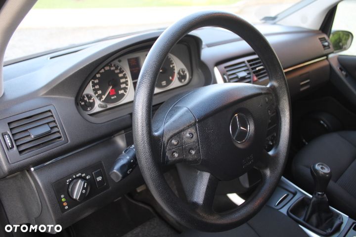 Mercedes-Benz Klasa B 180 CDI Special Edition - 20