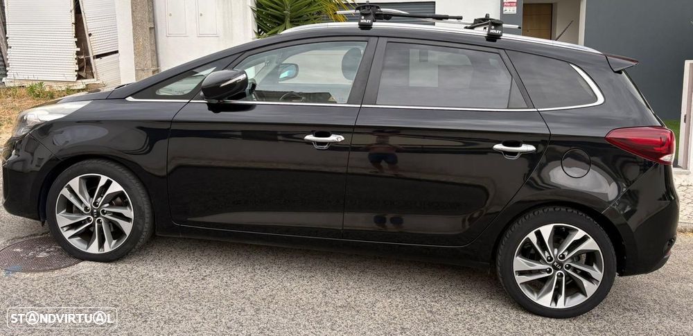 Kia Carens - 5