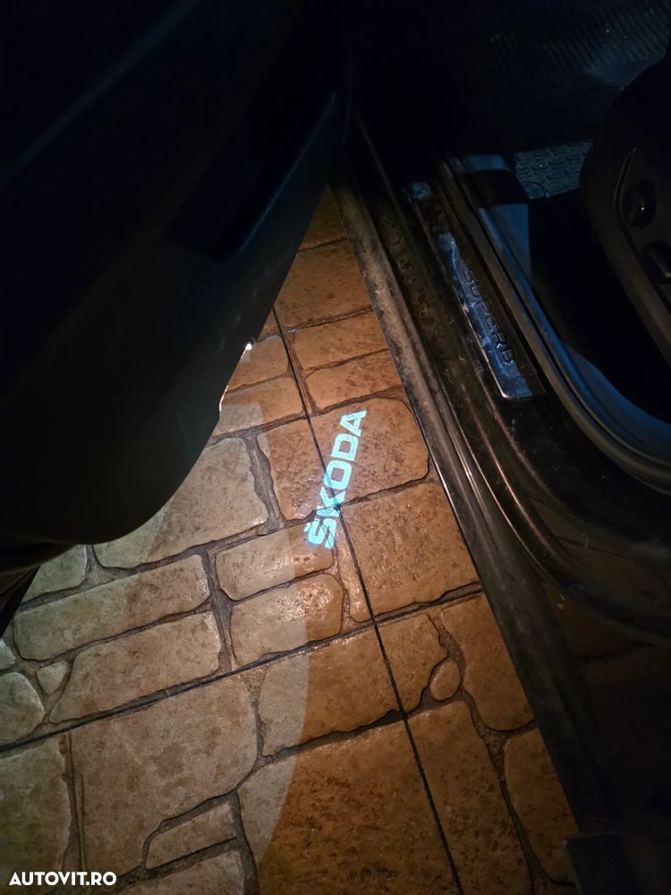 Skoda Superb 2.0 TDI 4x4 DSG L&K - 35