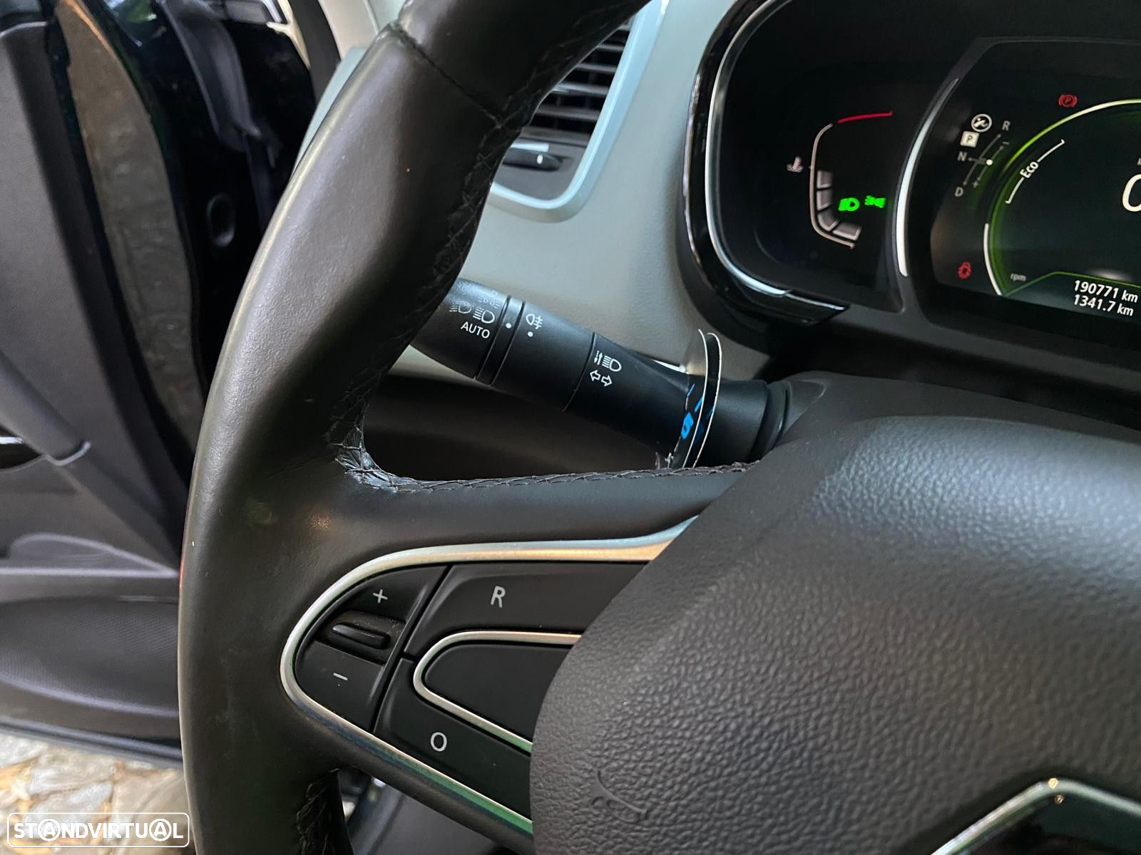 Renault Espace 1.6 dCi Initiale Paris EDC - 27
