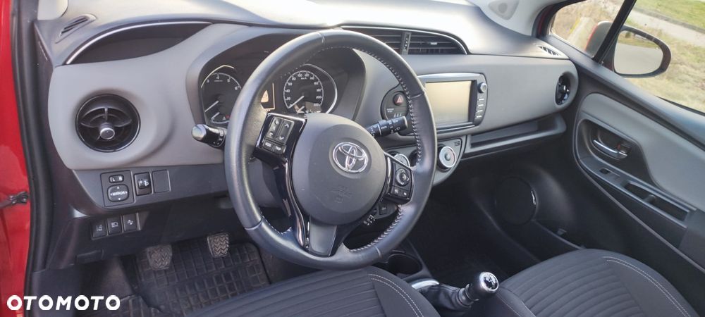 Toyota Yaris 1.5 Premium - 7