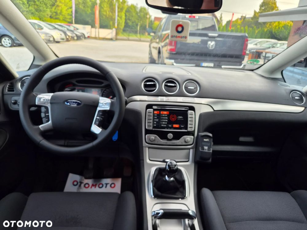 Ford S-Max - 8
