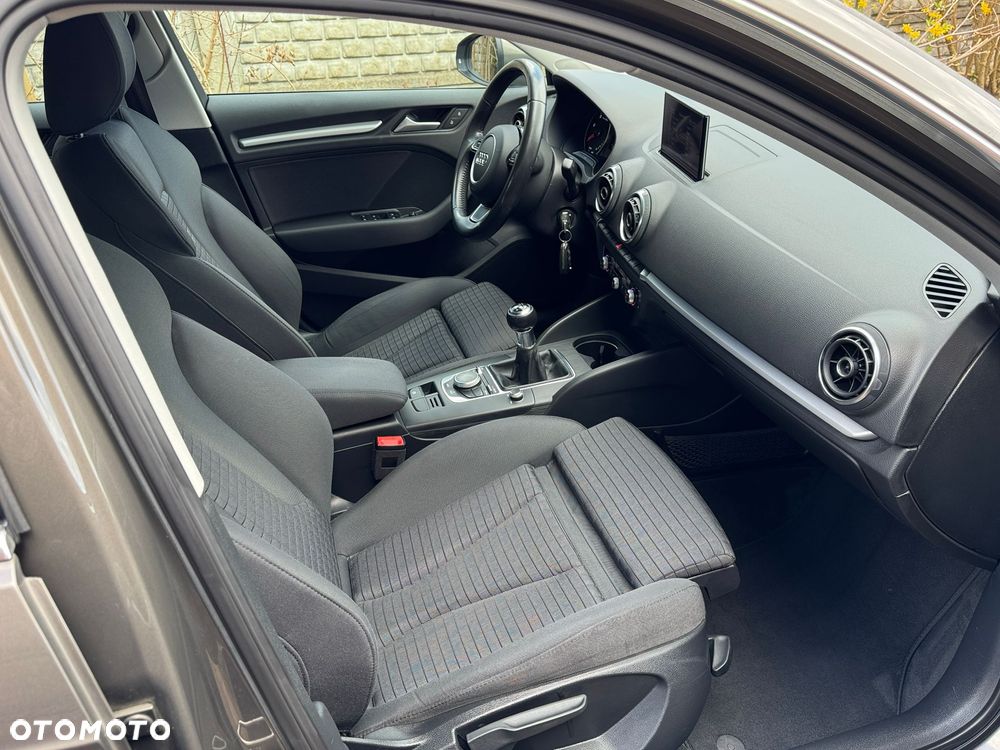 Audi A3 Sportback 2.0 TDI design - 31