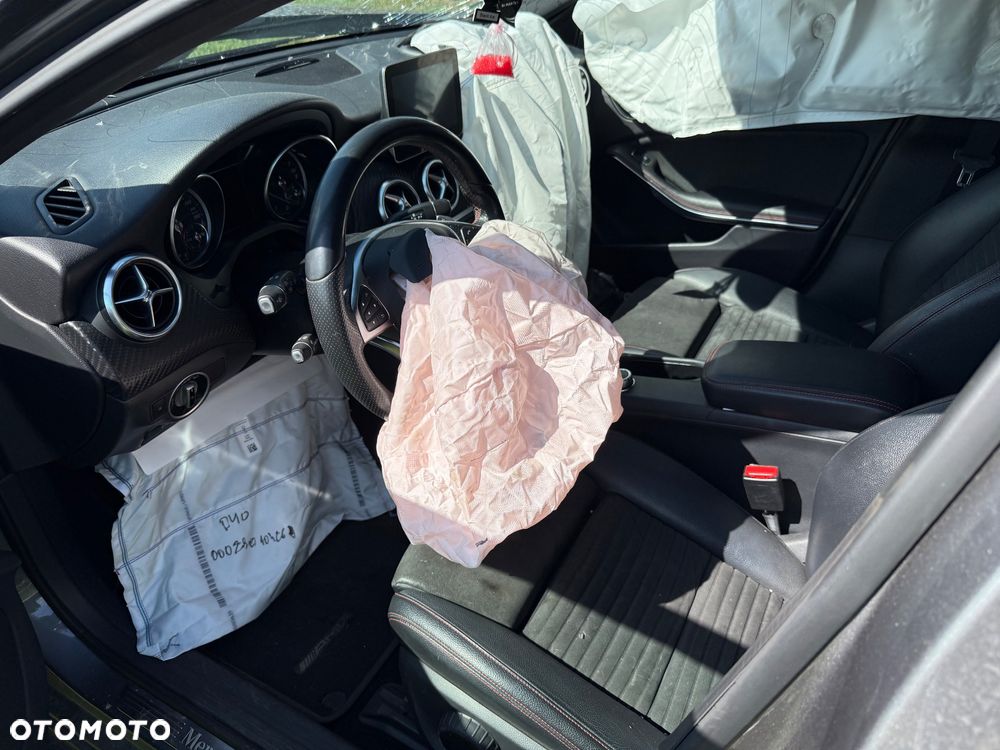 Mercedes-Benz Klasa A 180 7G-DCT AMG Line - 4