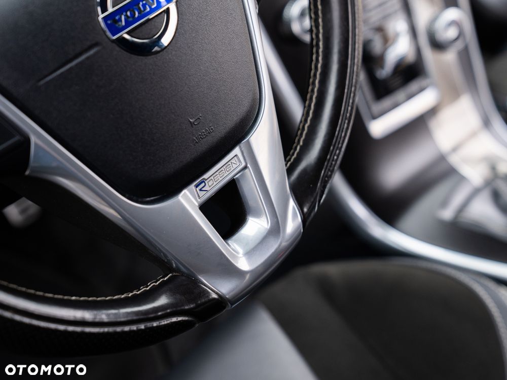 Volvo XC 60 D3 Drive-E R-Design Momentum - 29