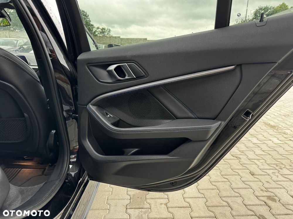 BMW Seria 1 118i GPF Sport Line Shadow - 12