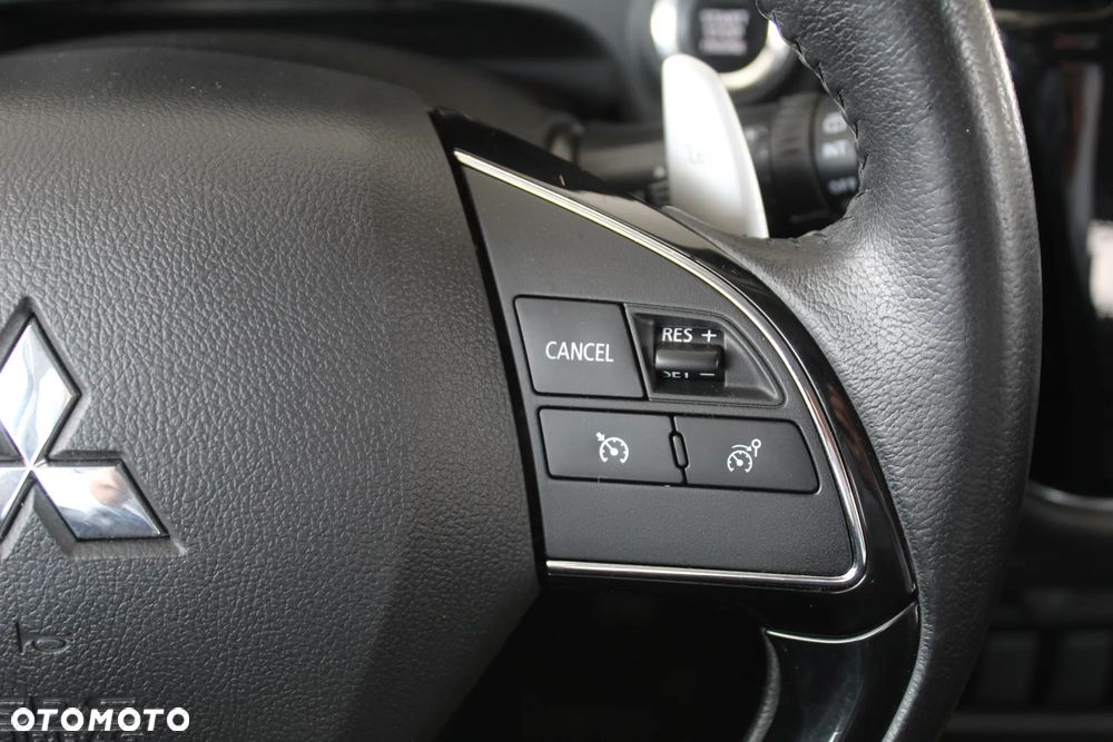 Mitsubishi Outlander 2.0 Intense + 4WD CVT - 25