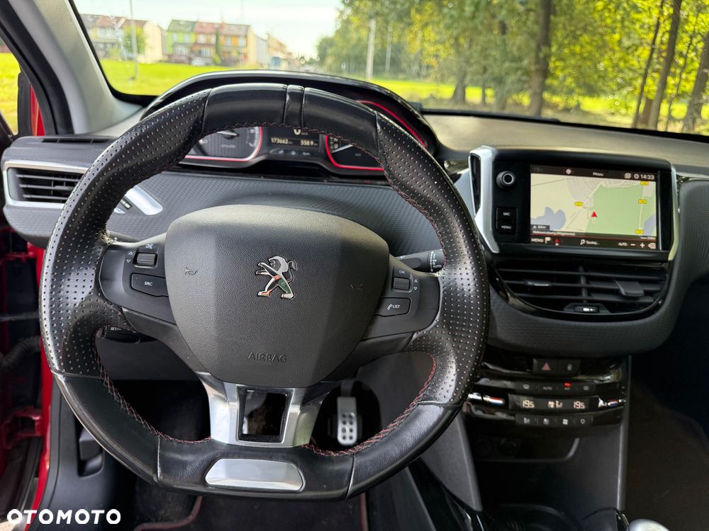 Peugeot 2008 1.2 Pure Tech Allure S&S - 26