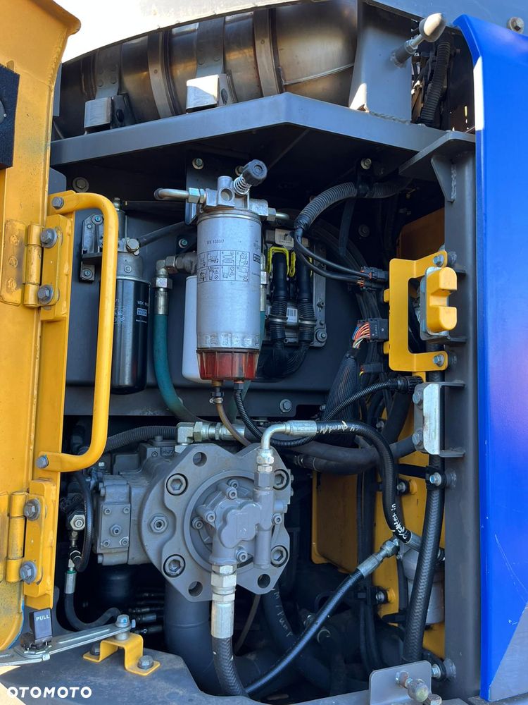 Volvo ECR235EL - 21