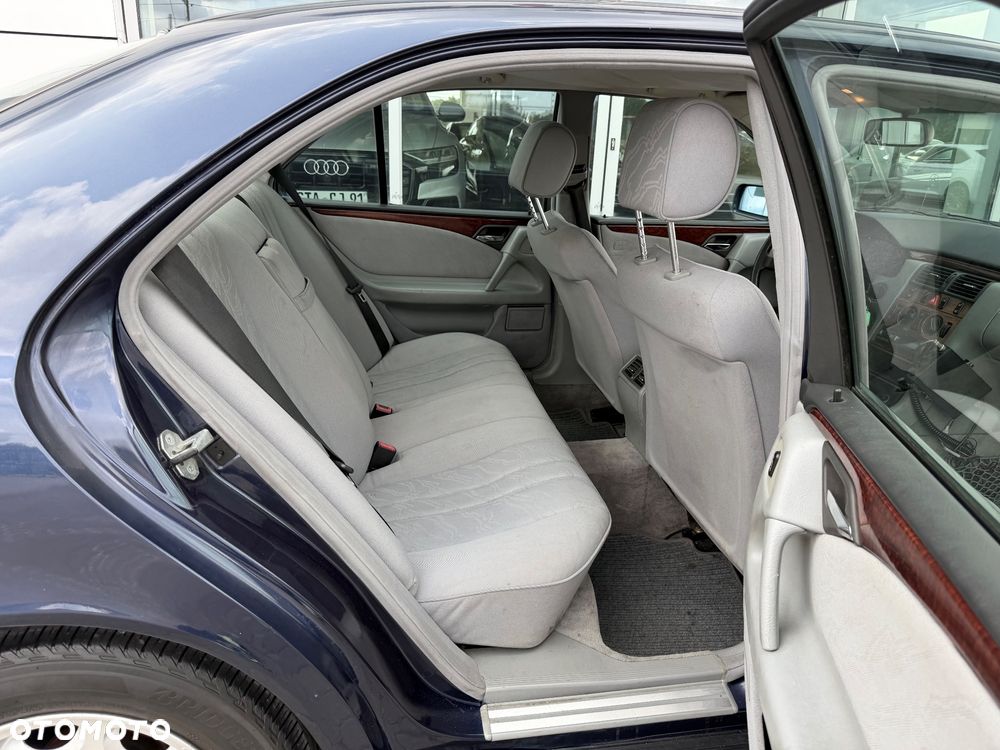 Mercedes-Benz Klasa E 200 CDI Classic - 18