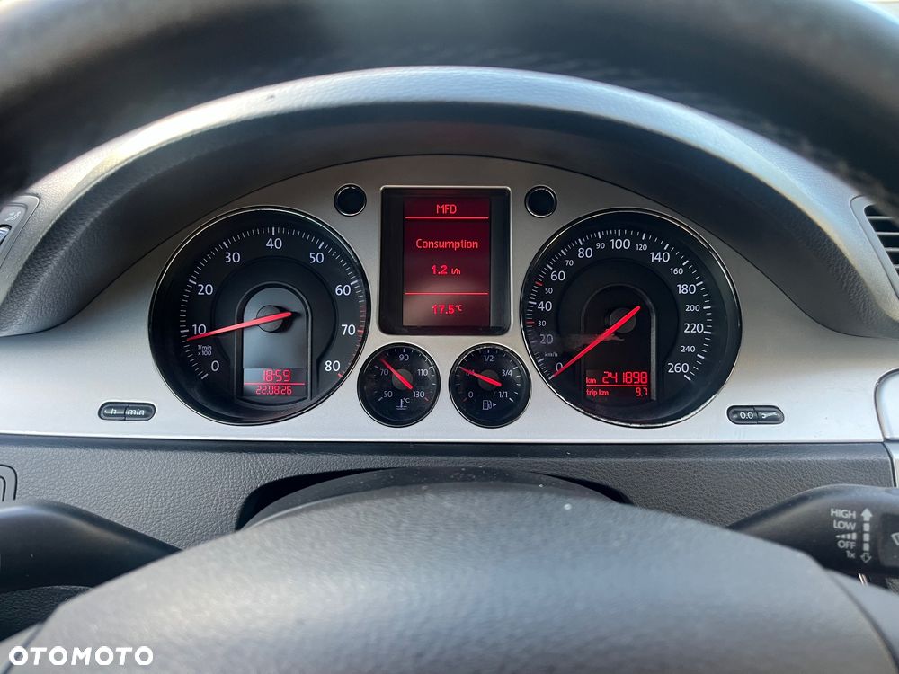 Volkswagen Passat 2.0 TSI Comfortline - 17