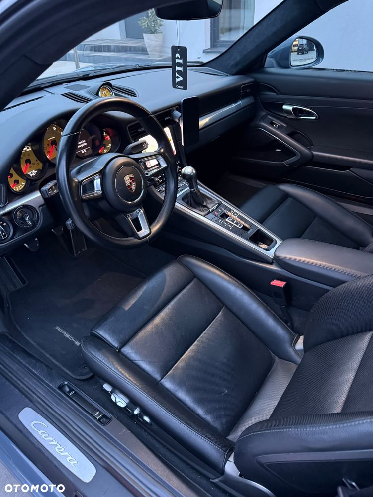 Porsche 911 Carrera T - 23