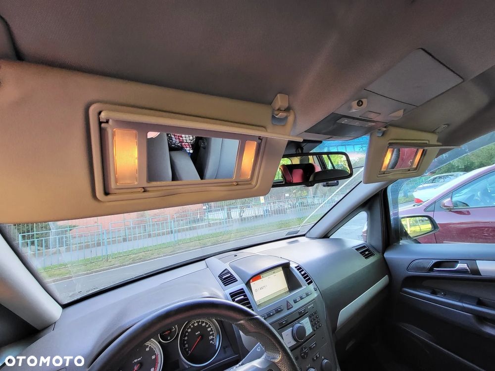 Opel Zafira 1.9 CDTI Sport - 30