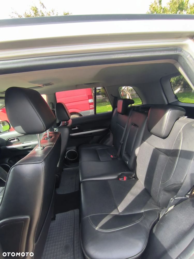 Suzuki Grand Vitara 2.0 - 9
