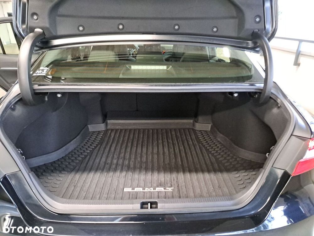 Toyota Camry 2.5 Hybrid Comfort CVT - 10