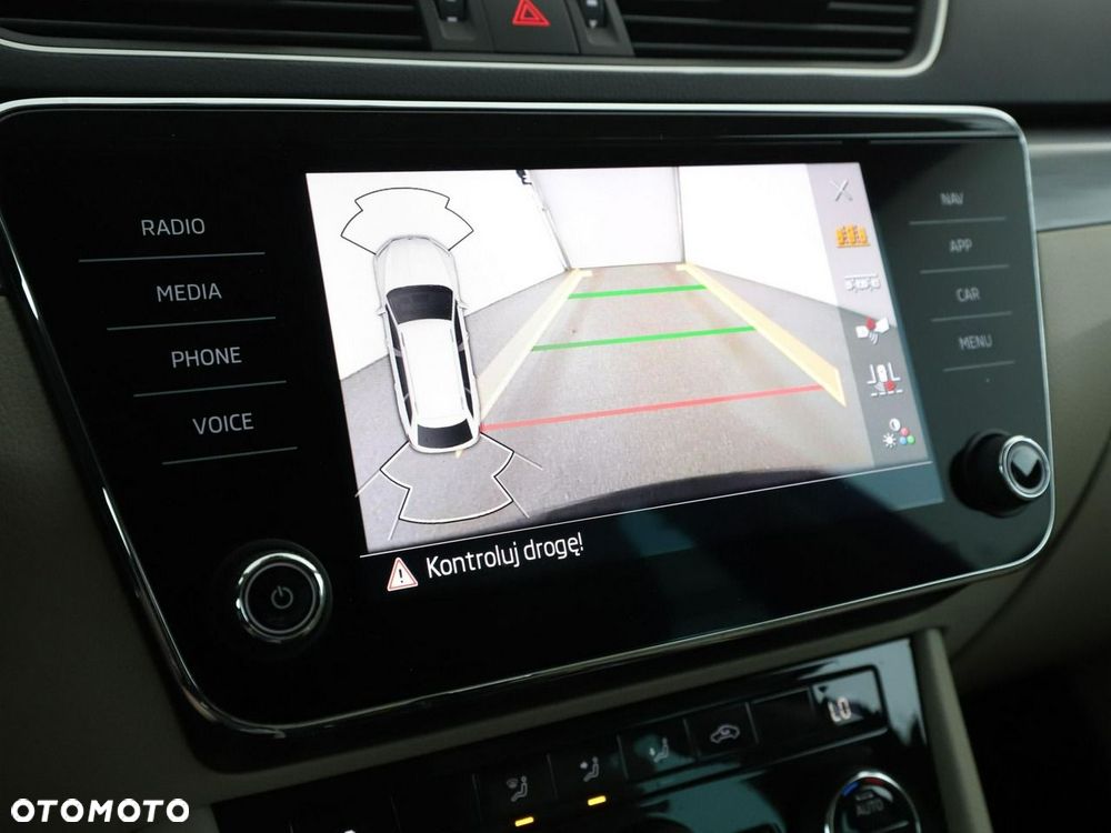 Skoda Superb 2.0 TDI DSG Style - 25