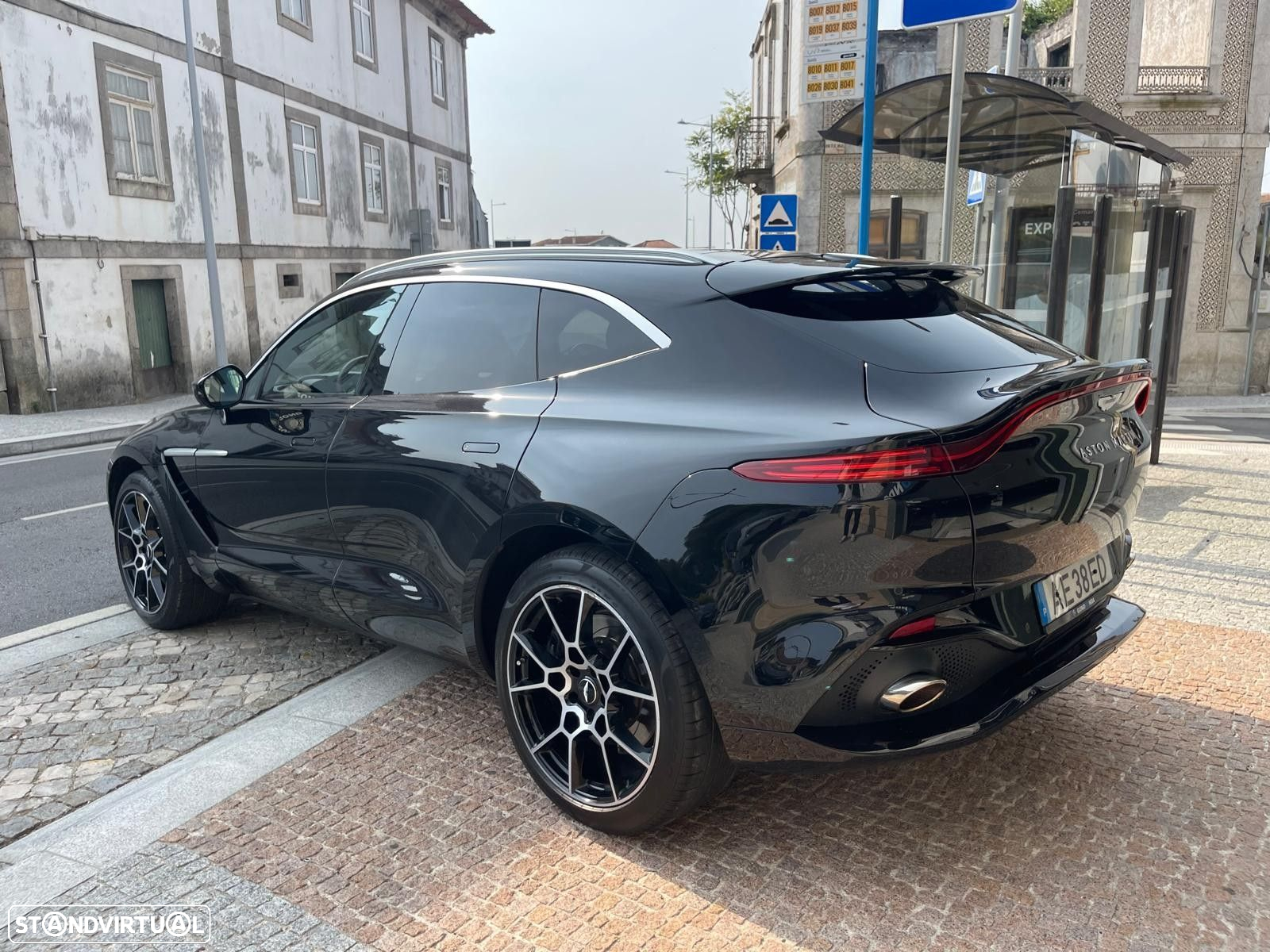 Aston Martin DBX Standard - 8
