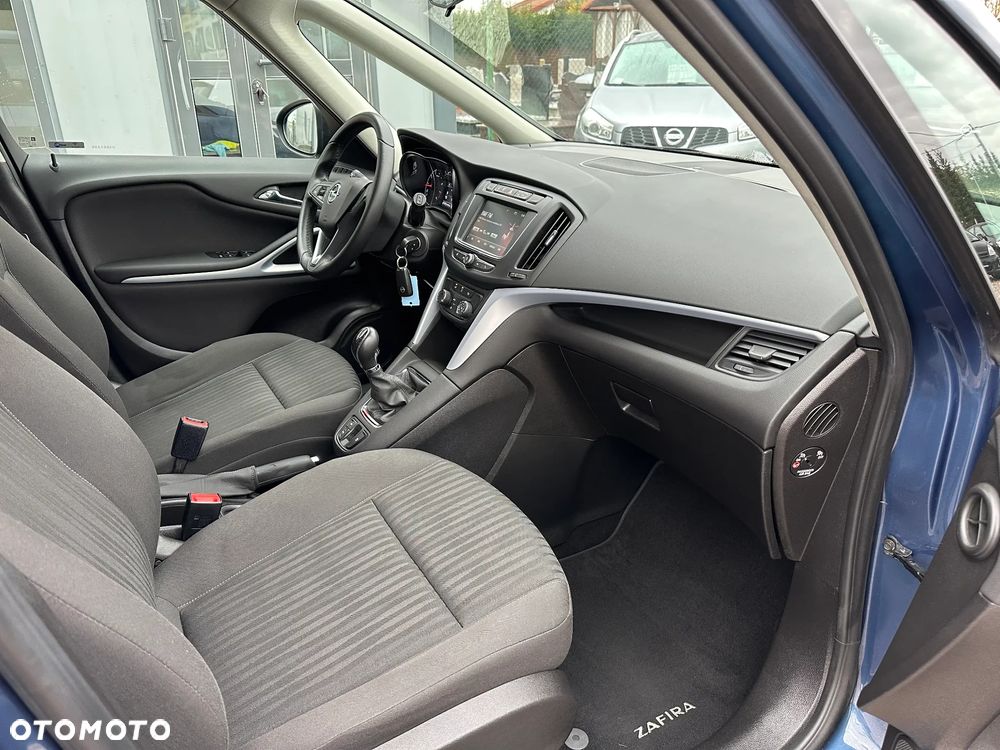 Opel Zafira - 10