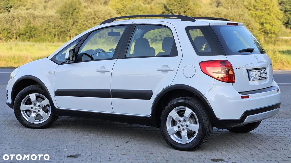 Suzuki SX4 1.6 VVT 4x4 Style - 10