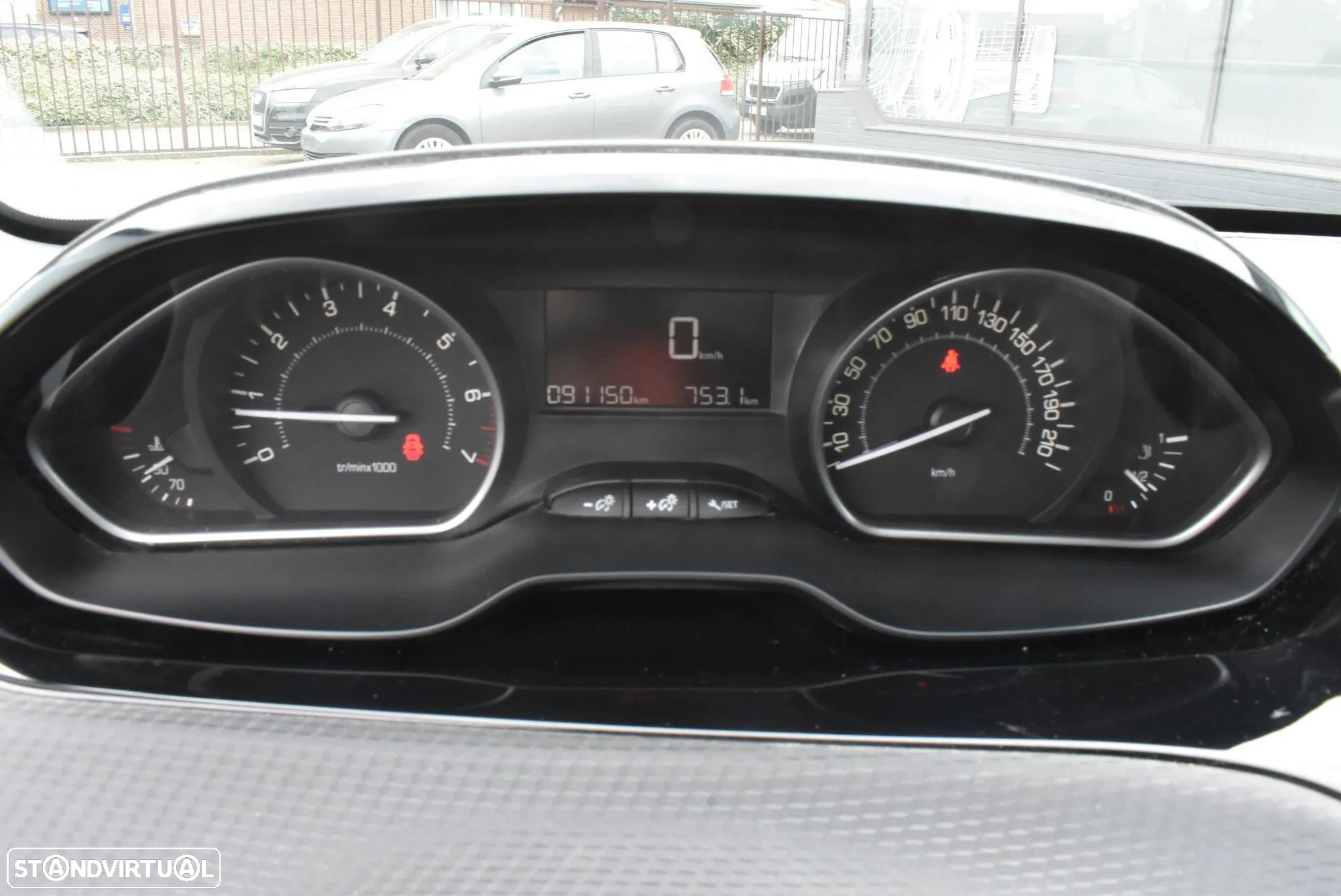 Peugeot 2008 1.2 PureTech Style - 6