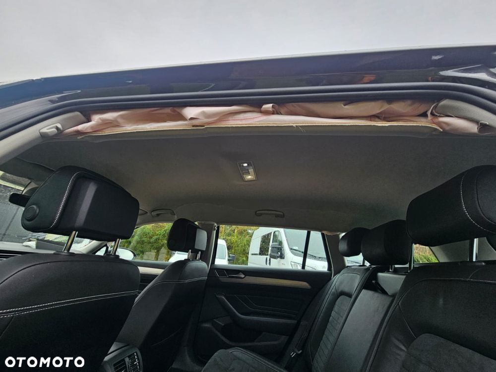 Volkswagen Passat - 25