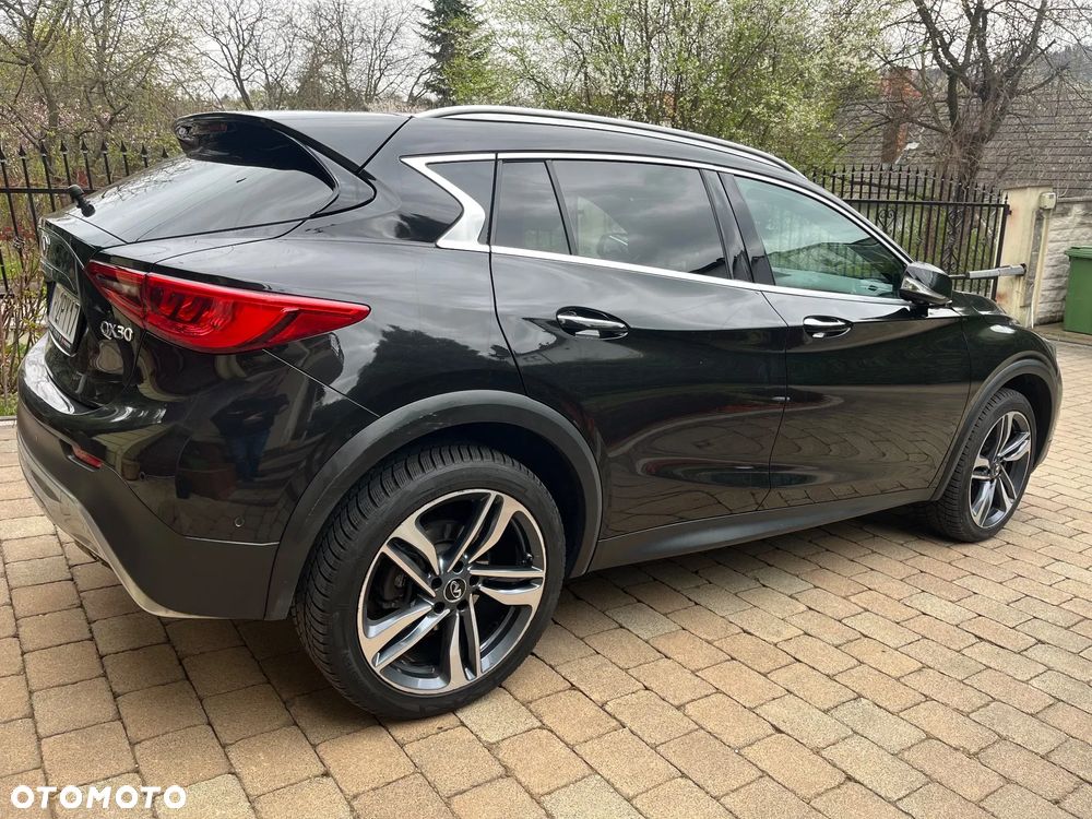 Infiniti QX30 2.0t Premium AWD 7DCT - 11