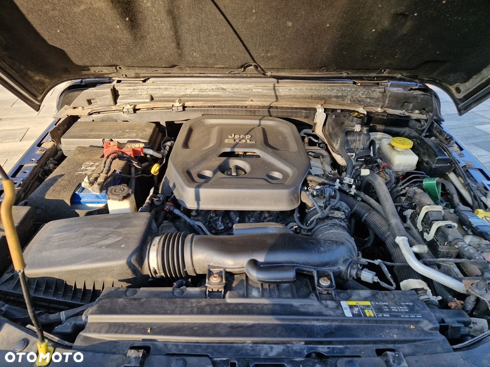Jeep Wrangler Unlimited GME 2.0 Turbo Sahara - 26