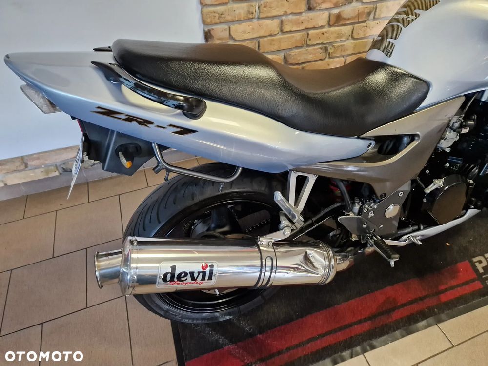 Kawasaki ZR - 29