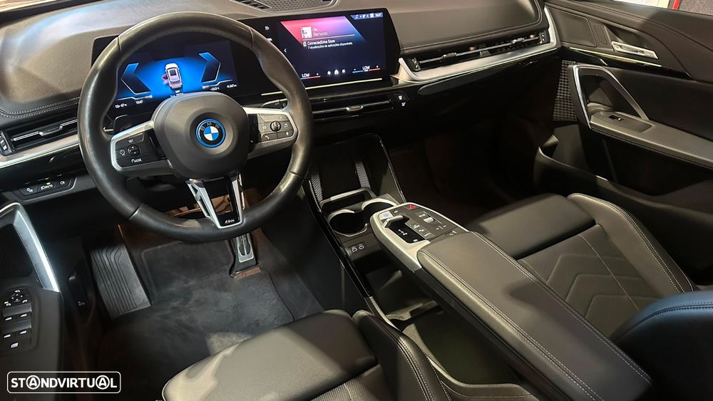 BMW iX1 eDrive20 Pack Desportivo M — fotografia 8