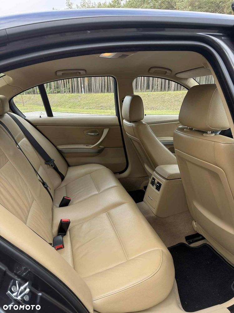 BMW Seria 3 318i - 11