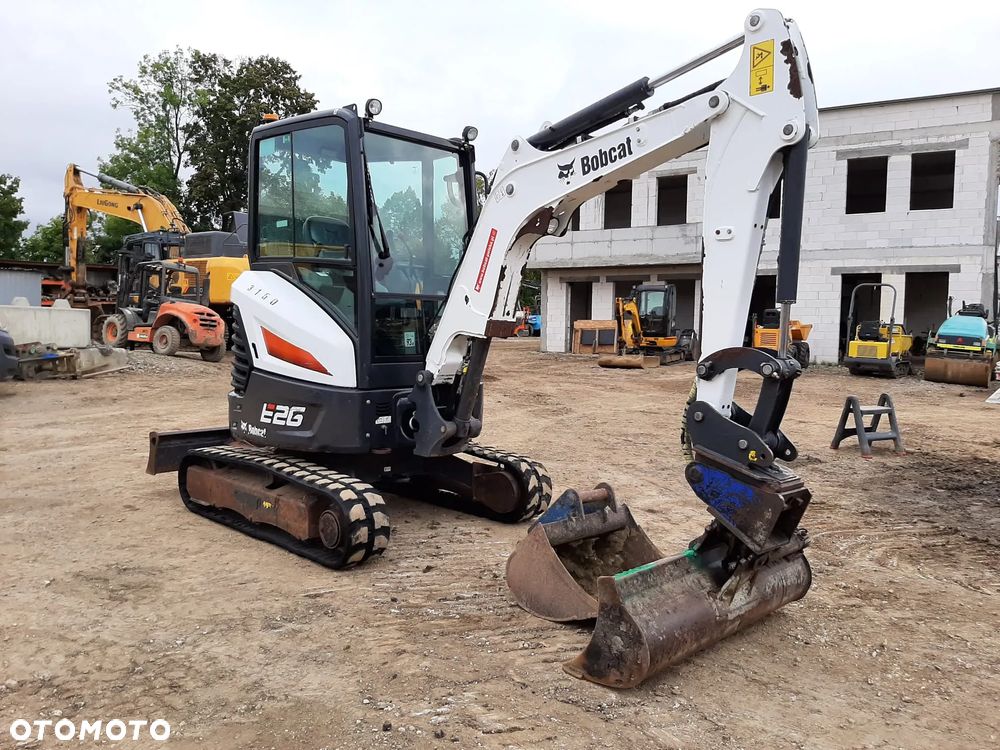 Bobcat E26 - 1