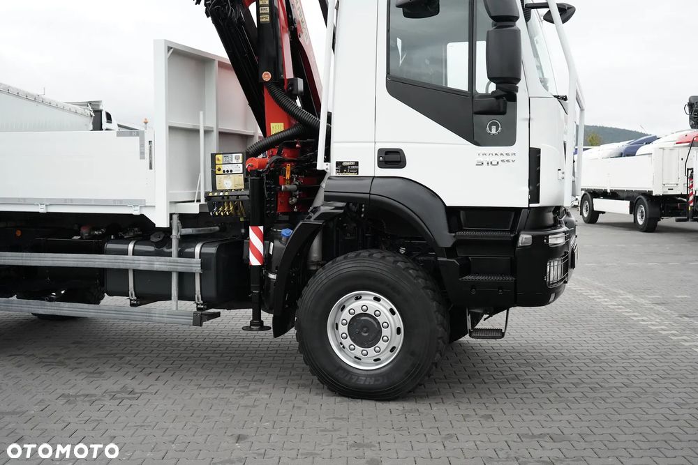 Iveco TRAKKER / 310 / EEV / 4 X 4 / SKRZYNIOWY + HDS / PALFINGER PK 12002 / PILOT - 18