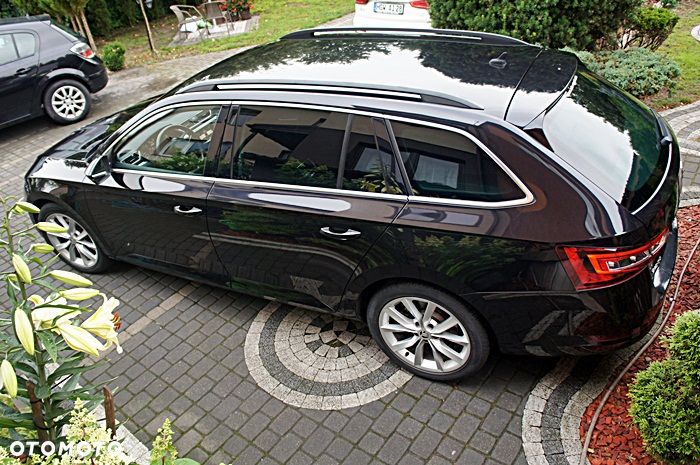 Skoda Superb 2.0 TDI DSG Sportline - 32