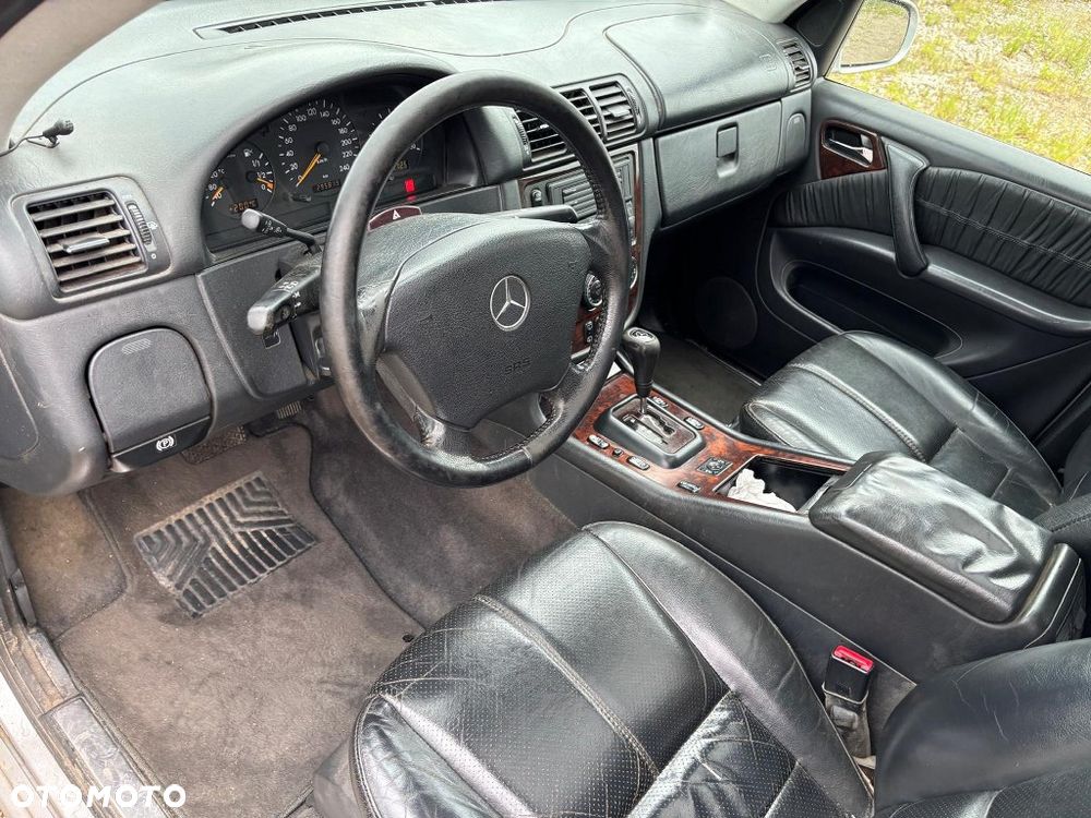 Mercedes-Benz ML - 10