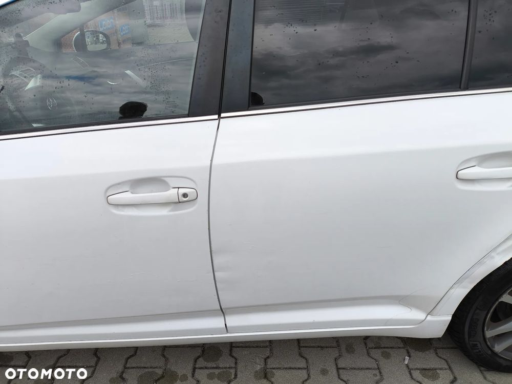 Toyota Avensis 2.0 D-4D Premium - 7