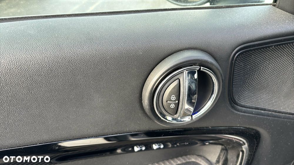 MINI Countryman Cooper D - 16