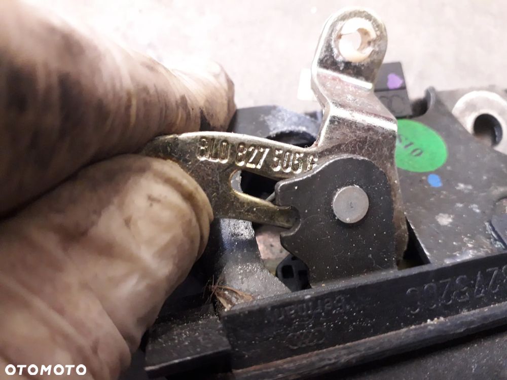 zamek bagażnika 8L0827505G A3 8L 1.6 lift - 4