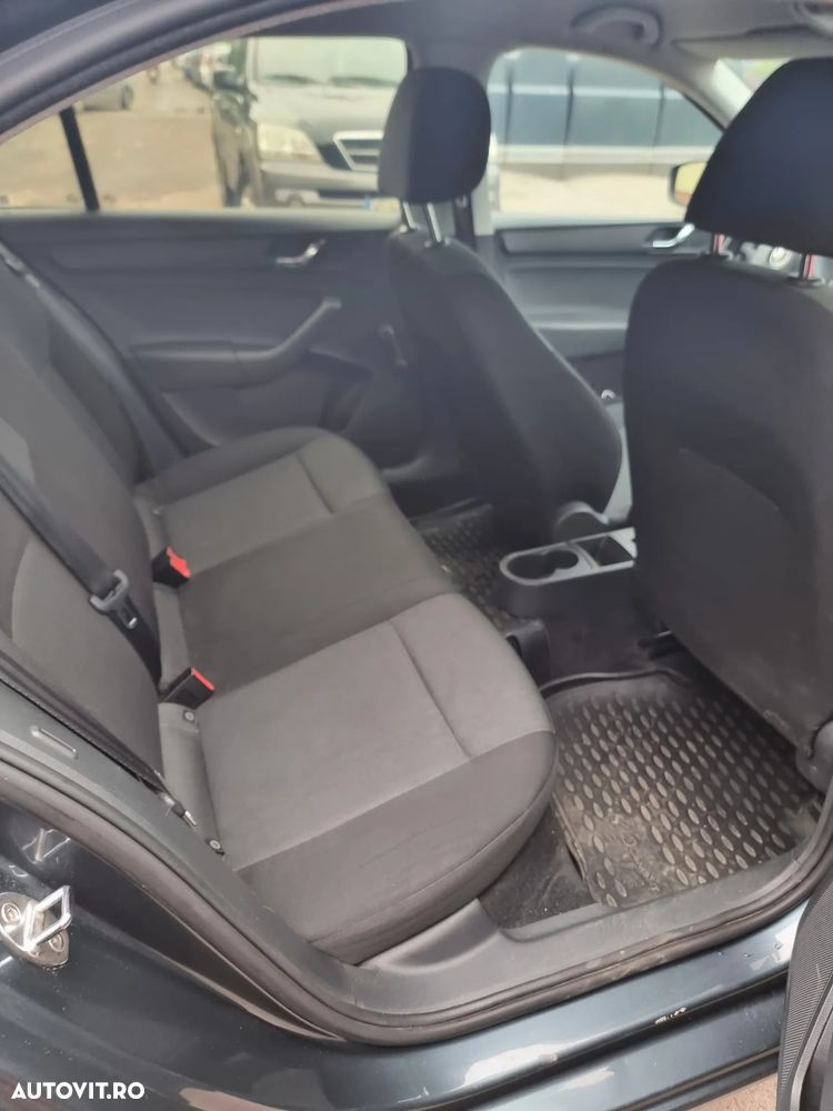 Skoda RAPID 1.2 TSI Active - 3