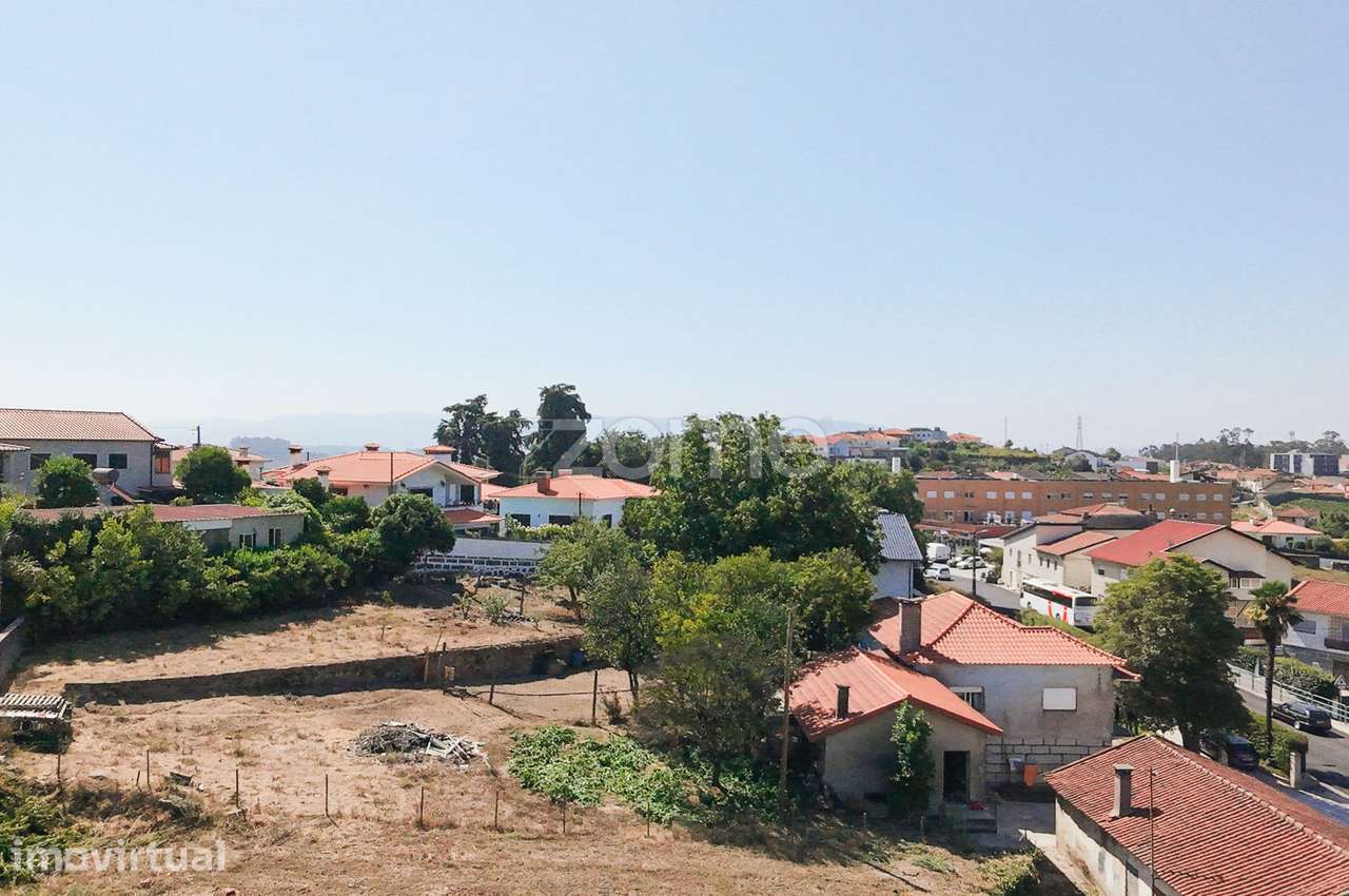 Moradia Individual T8 em Requião, VNF.