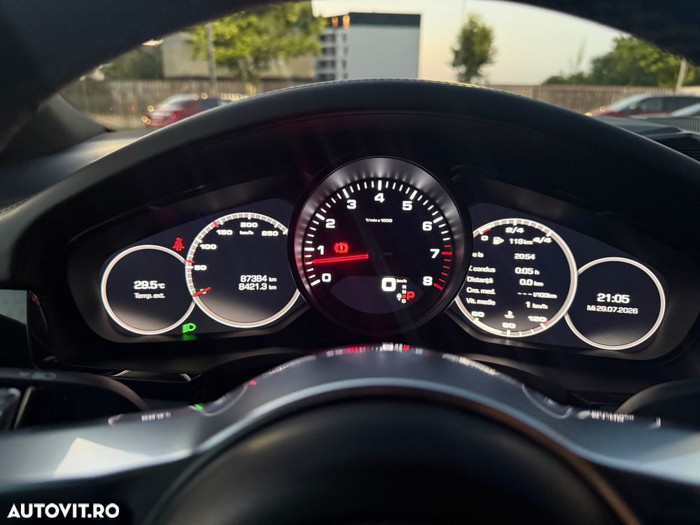 Porsche Cayenne - 21