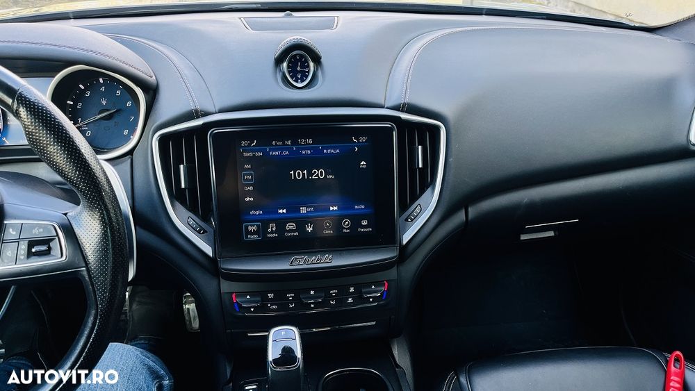 Maserati Ghibli GranSport - 16