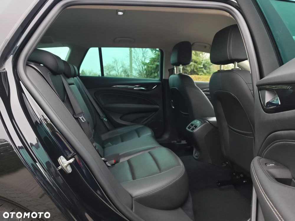 Opel Insignia 2.0 CDTI automatik Business Innovation - 36