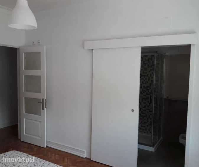 T2 perto Paiva Couceiro vende - Grande imagem: 2/6