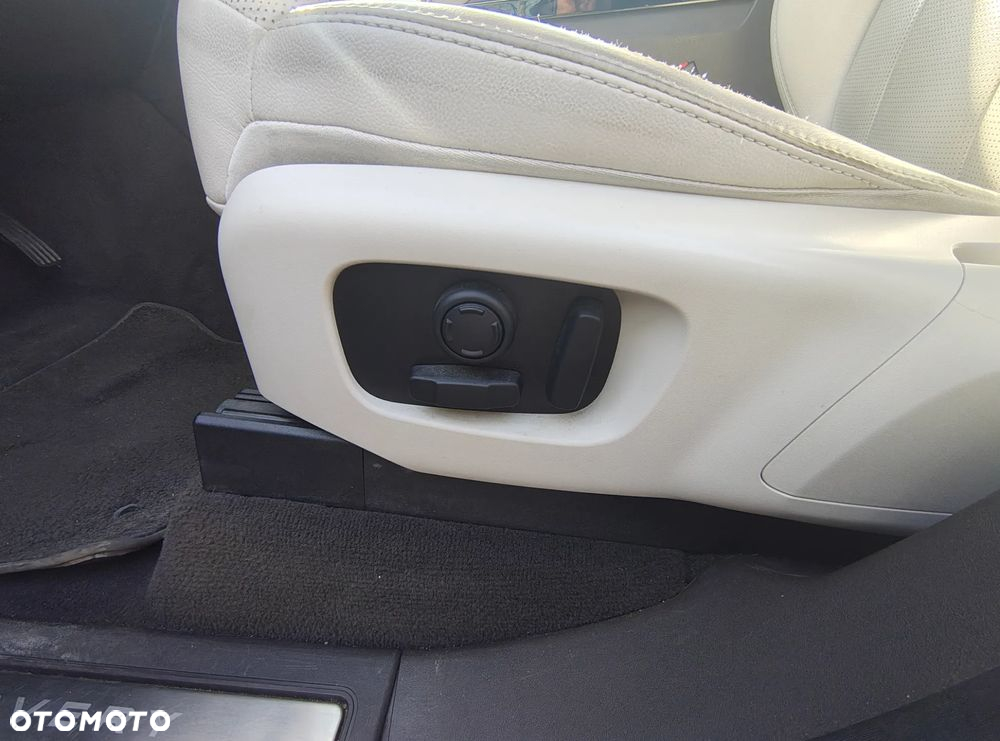 Land Rover Discovery V 2.0 Si4 HSE Luxury - 8