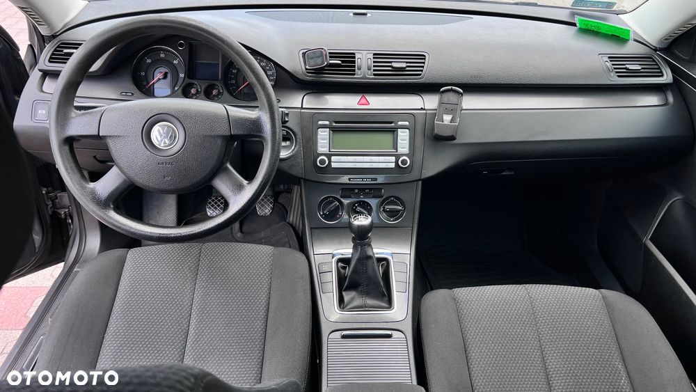 Volkswagen Passat - 13