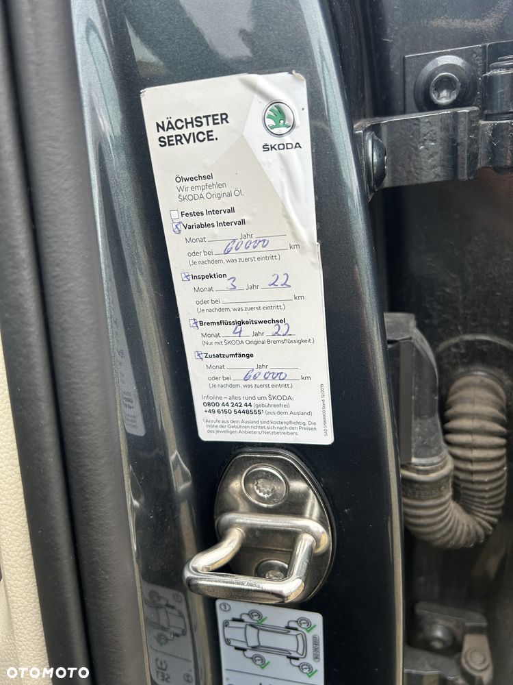 Skoda Superb 2.0 TDI DSG Premium Edition - 33