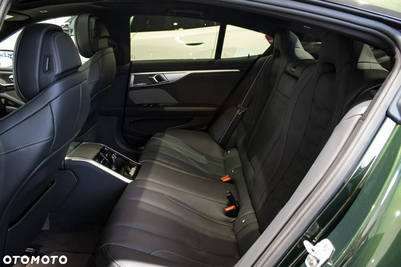 BMW Seria 8 - 15